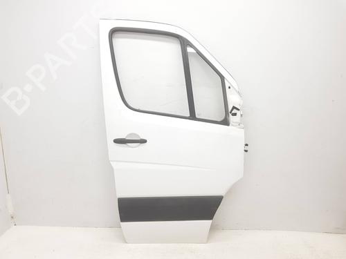 Used Right front door MERCEDES-BENZ SPRINTER 3-t Bus (B906) [2006-2019]  29399280