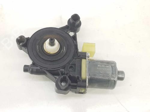 Used Right rear window motor AUDI A3 Sportback (8VA, 8VF) 1.6 TDI (110 hp) 8424073