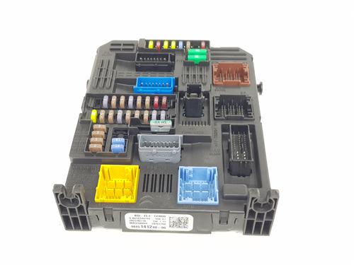 Used Fuse box Fuse box 37471581 37471581