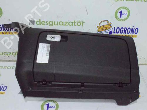 Used Glove box VW GOLF V (1K1) 1.6 (102 hp) 764139