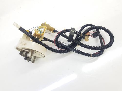 Used Fuel pump MERCEDES-BENZ C-CLASS Coupe (CL203) C 180 Kompressor (203.746) (143 hp) 10258647