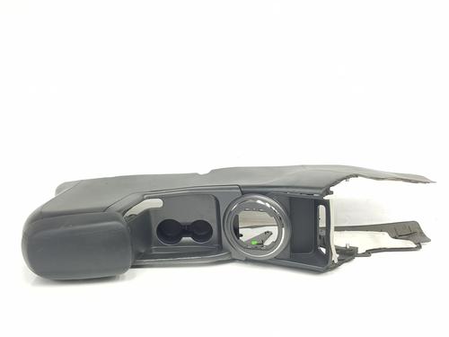 Used Armrest / Center console KIA SPORTAGE III (SL) 1.7 CRDi (116 hp) 21028244