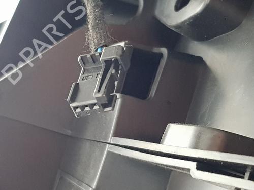 Armrest / Center console PEUGEOT 3008 II SUV (MC_, MR_, MJ_, M4_) 1.5 BlueHDi 130 | BP29729484I20