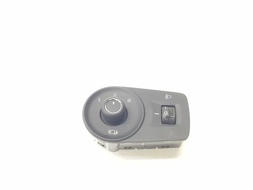 mirror-switch-mg-mg-zs-suv-azs1-2017-32199217 main image