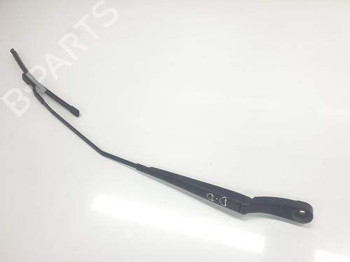 Used Front windshield wiper arm OPEL GRANDLAND / GRANDLAND X (A18, P1UO) 1.2 (75) (131 hp) 30569127