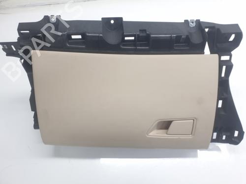 Handskerum MASERATI LEVANTE SUV (M161) [2016-2025]  26720123