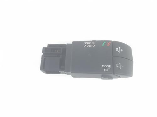 steering-wheel-controls-nissan-nv300-van-x82-2016-36279831 main image