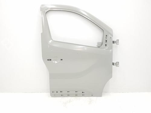Used Right front door RENAULT TRAFIC III Bus (JG_) 1.6 dCi 125 (JGMH) (125 hp) 16020259