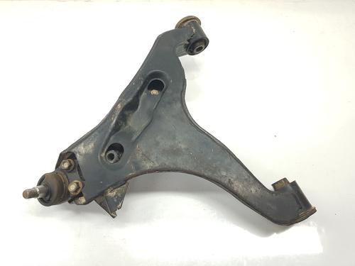 Bras de suspension avant gauche MITSUBISHI PAJERO III (V7_W, V6_W) 3.2 Di-D (V68W) (160 hp) 32088390