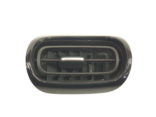 Used Air vent TOYOTA YARIS (_P21_, _PA1_, _PH1_) 1.5 Hybrid (MXPH10, MXPH11) (116 hp) 17638058
