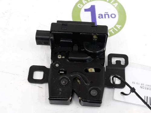 Used Tailgate lock LAND ROVER RANGE ROVER SPORT I (L320) 3.6 D 4x4 (272 hp) 4446791