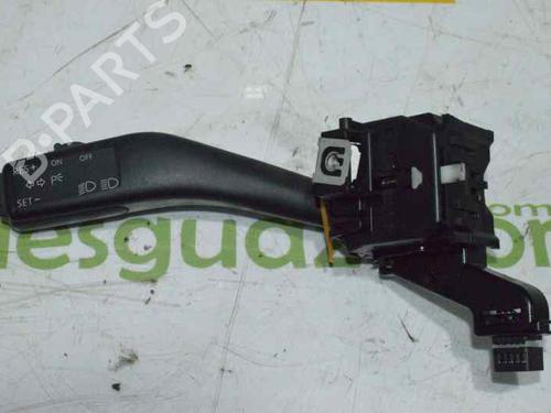 Used Steering column stalk SEAT LEON (1P1) 2.0 TDI (170 hp) 1361337