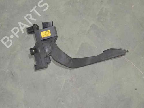 Used Pedal IVECO DAILY III Van 35 C 12 V, 35 S 12 V (AGKA43A2, AGKB43A2, AGKB46A2,... (116 hp) 1633989