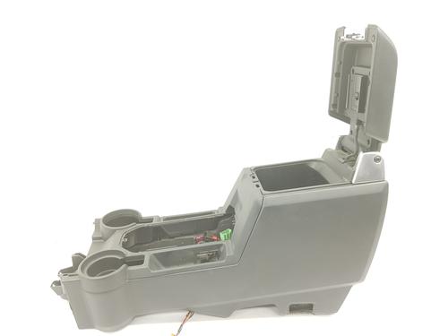 Armrest / Center console LAND ROVER DISCOVERY III (L319) 2.7 TD 4x4 | BP8049646I20 