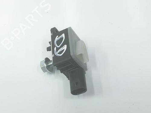 Used Electronic module BMW X1 (F48) xDrive 18 d (150 hp) 10421546