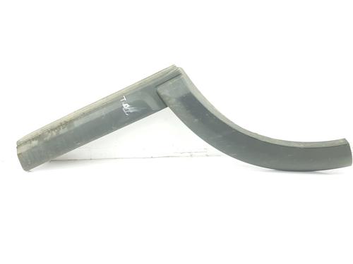 Used Rear right wheel arch trim LAND ROVER DISCOVERY III (L319) 2.7 TD 4x4 (190 hp) 12985564