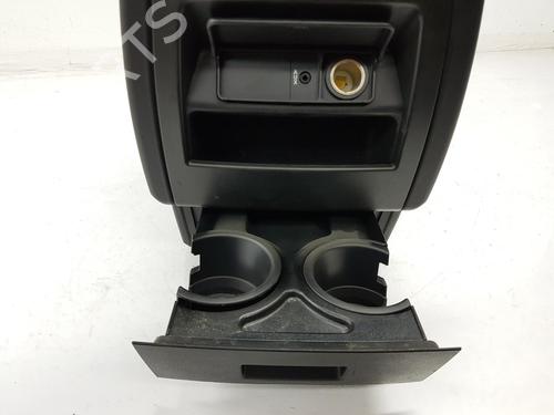 Armrest / Center console LAND ROVER DISCOVERY III (L319) 2.7 TD 4x4 | BP15616144I20 
