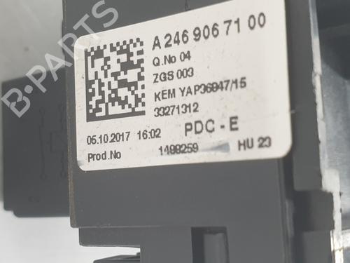 Fuse box MERCEDES-BENZ GLA-CLASS (X156) GLA 200 CDI / d (156.908) | BP21066180E1