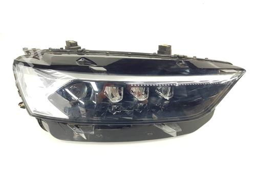 right-headlight-ds-ds-7-crossback-j4_-jr_-jc_-2017-40069483 main image