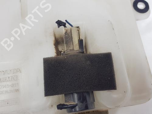 Windscreen washer tank TOYOTA LAND CRUISER 90 (_J9_) 3.0 D-4D 4WD (KDJ90_, KDJ95_, KDJ90W, KDJ95W) | BP25333862C113 