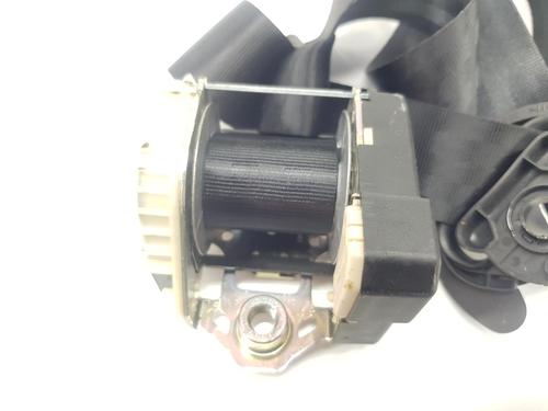 Rear left seatbelt VW TOURAN (1T3) 1.6 TDI | BP15943252I29 