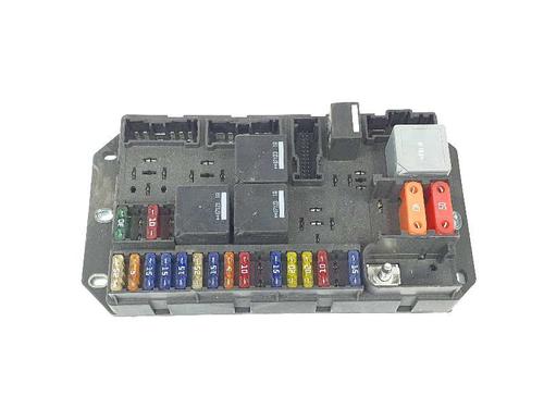 Used Fuse box LAND ROVER RANGE ROVER III (L322) 3.6 D 4x4 (272 hp) 8107286