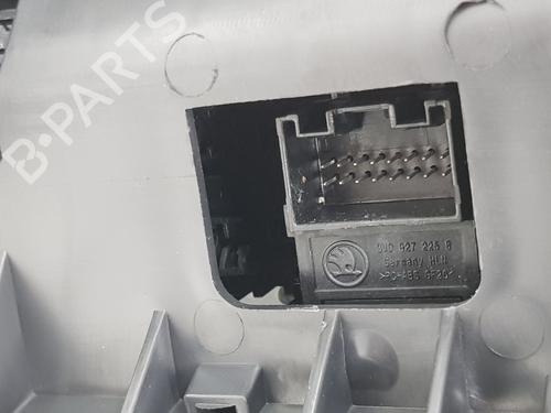 Armrest / Center console SKODA SUPERB III (3V3) 2.0 TDI | BP21048667I20 