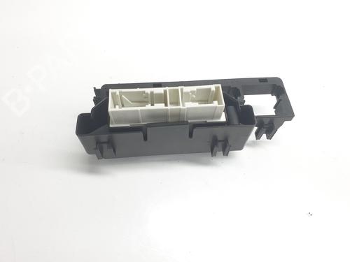 Used Fuse box AUDI Q2 (GAB, GAG) 1.6 TDI (115 hp) 21095498