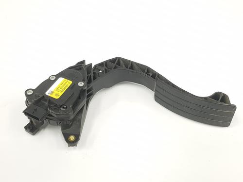 Used Pedal DACIA SANDERO II TCe 90 (B8M1, B8MA, B8AC) (90 hp) 19111562