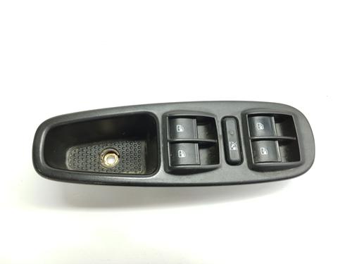 Used Left front window switch FIAT 500L (351_, 352_) 1.6 D Multijet (199LYE1B) (120 hp) 26655562