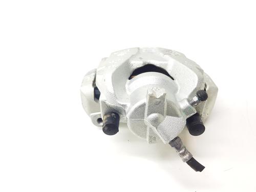 right-front-brake-caliper-renault-arkana-i-lcm_-ldn_-2019-35930203 main image