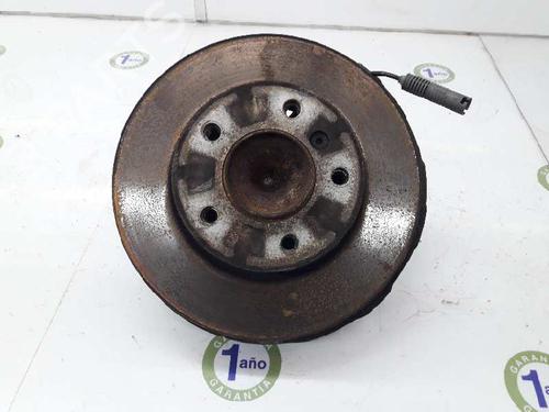 Achsschenkel links vorne BMW 1 (E81) 118 d (143 hp) 3375555