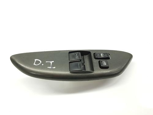 Used Left front window switch TOYOTA YARIS (_P1_) 1.0 (SCP10_, SCP10R) (68 hp) 21876998
