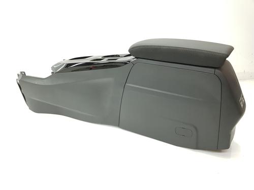 Used Armrest / Center console PEUGEOT 2008 II (UD_, US_, UY_, UJ_, UR_, UC_) [2019-2025]  27879170