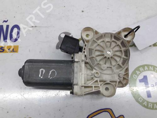 Portierruitmotor rechtsvoor MERCEDES-BENZ C-CLASS (W203) C 180 Kompressor (203.046) (143 hp) 3160677
