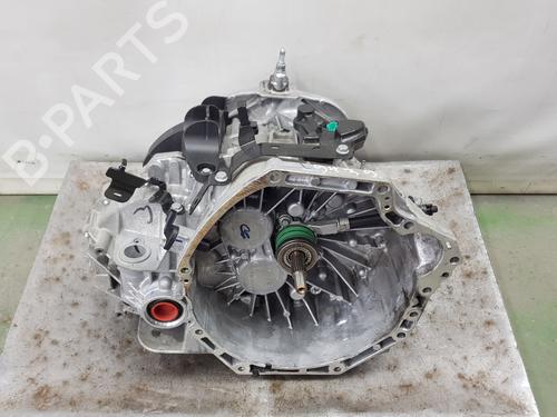 Gearkasse NISSAN NV300 Van (X82) [2016-2026]  32328441