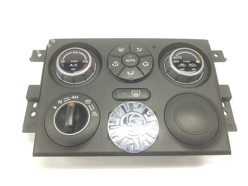 Used Climate control SUZUKI GRAND VITARA II (JT, TE, TD) 1.9 DDiS All-wheel Drive (JT419, TD44, JB419WD, JB419XD,... (129 hp) 10006829