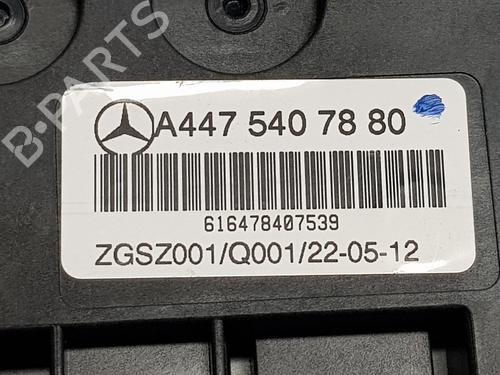 Fuse box MERCEDES-BENZ VITO Tourer (W447) 114 CDI (447.701, 447.703, 447.705) | BP30569385E1