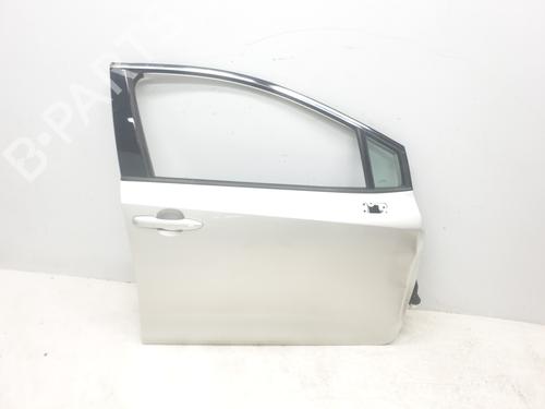 Used Right front door TOYOTA COROLLA Saloon (_E21_) 1.6 VVTi (ZRE210) (122 hp) 29937685