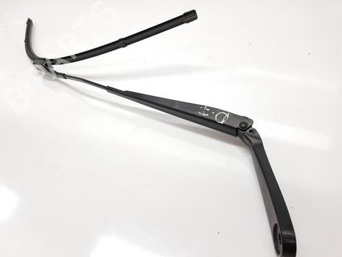 Used Front windshield wiper arm JAGUAR XE (X760) 2.0 D (180 hp) 17807720