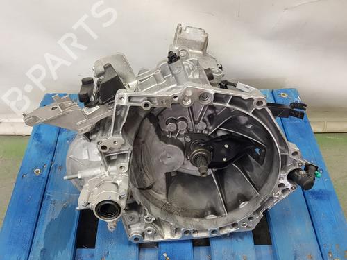 Used Gearbox OPEL ASTRA L Sports Tourer (O5) 1.2 (FRHNSL, FRHNSR) (131 hp) 25608204