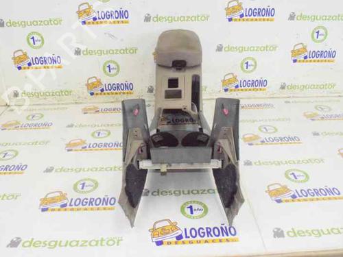 Armrest / Center console TOYOTA RAV 4 III (_A3_) 2.2 D 4WD (ALA30_, ALA30R) | BP10258434I20 