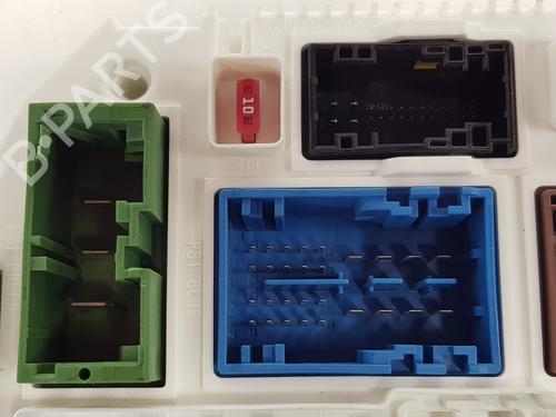 Fuse box OPEL ASTRA L Sports Tourer (O5) 1.2 (FRHNSL, FRHNSR) | BP24036800E1 