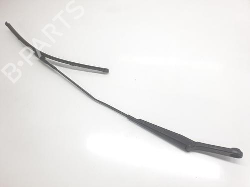 Used Front windshield wiper arm AUDI A6 C7 (4G2, 4GC) 2.0 TDI (190 hp) 30511575