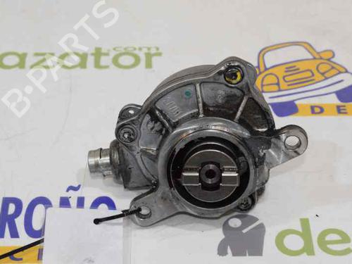 Used Vacuum pump NISSAN INTERSTAR Van (X70) dCi 100 (99 hp) 1638022