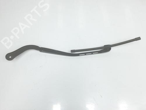 Used Front windshield wiper arm BMW 3 Coupe (E92) 320 d (177 hp) 10690484