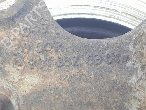 Left front steering knuckle MERCEDES-BENZ SPRINTER 3-t Van (B903) 313 CDI (903.663, 903.662, 903.661) | BP9692018M25 