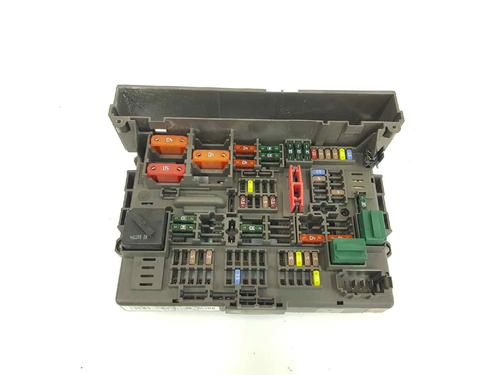 Used Fuse box BMW X1 (E84) sDrive 18 d (143 hp) 5627471