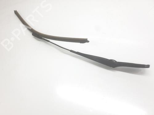 front-windshield-wiper-arm-dacia-duster-pym_-pyn_-2023-34698805 main image