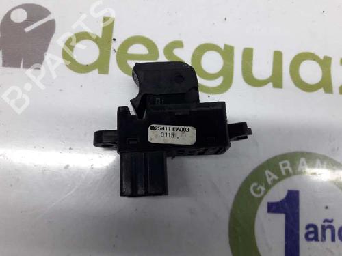 Used Right rear window switch NISSAN PATHFINDER III (R51) 2.5 dCi (174 hp) 2521795